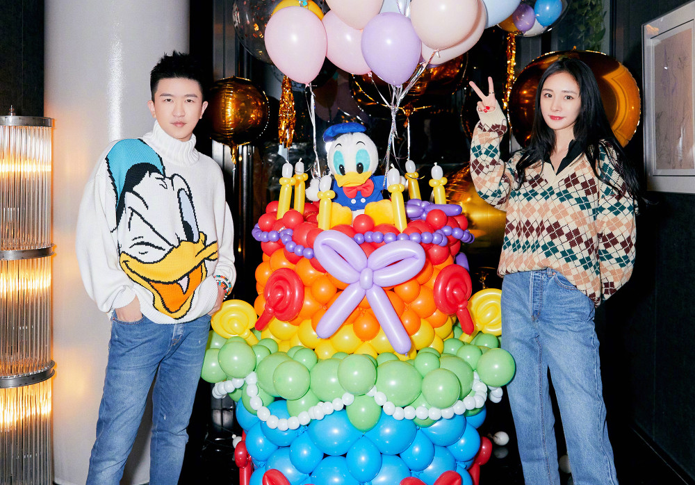 最新生日圖片分享，小巷深處的特色小店，生日探索之旅啟程！